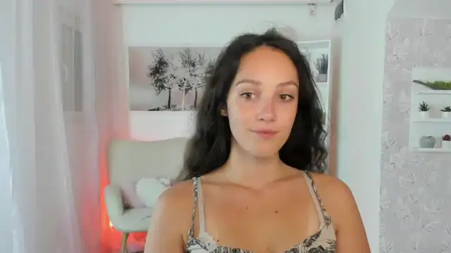 Sophie_rain18 – Myfreecams Record Video – 2025-02-17 16:11:28