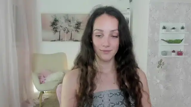 Sophie_rain18 – Myfreecams Record Video – 2025-07-24 08:45:15
