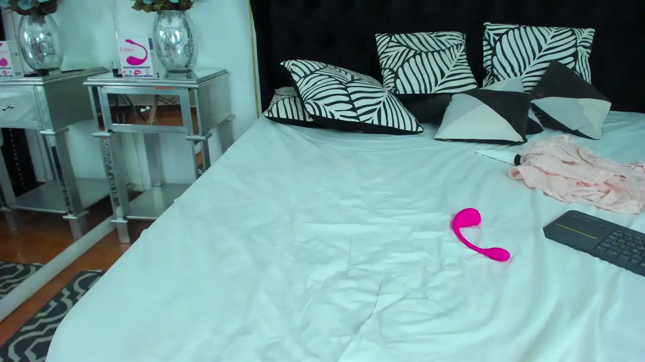 Valeriaafranco – Xlovecam Record Video – 2025-08-03 17:28:05