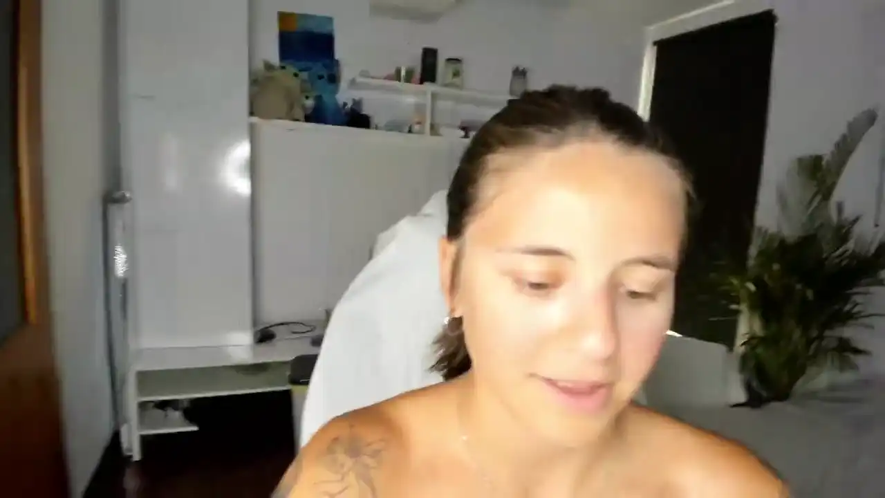 Lucyrait – Amateur.tv Record Video – 2025-06-15 23:21:32