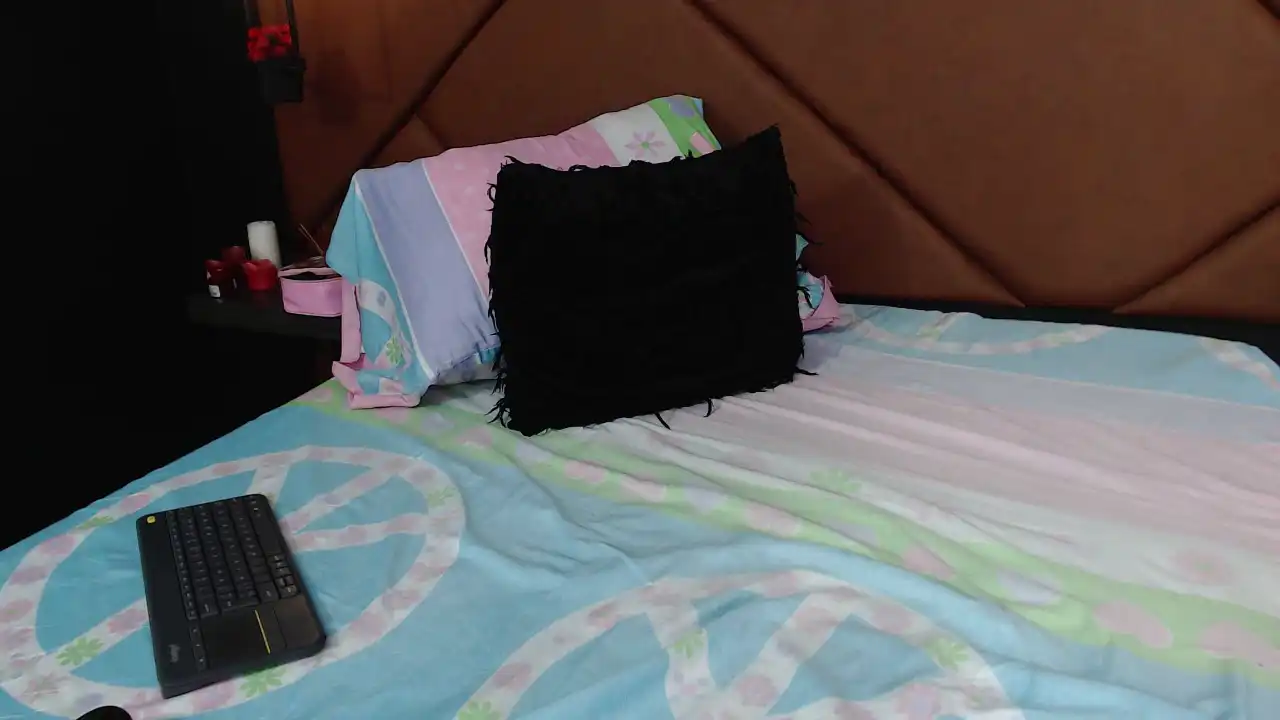 Lucianataylor – Xlovecam Record Video – 2025-04-09 10:28:22