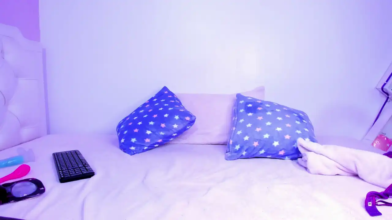 Lucianataylor – Xlovecam Record Video – 2025-07-25 21:16:37