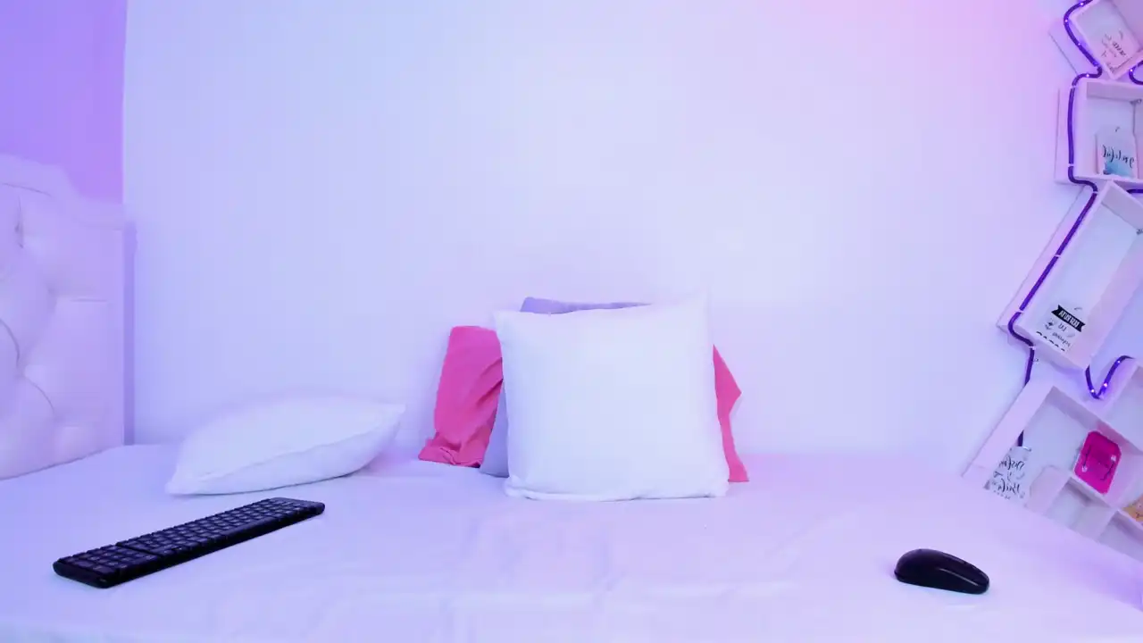Lucianataylor – Xlovecam Record Video – 2025-06-20 09:10:19