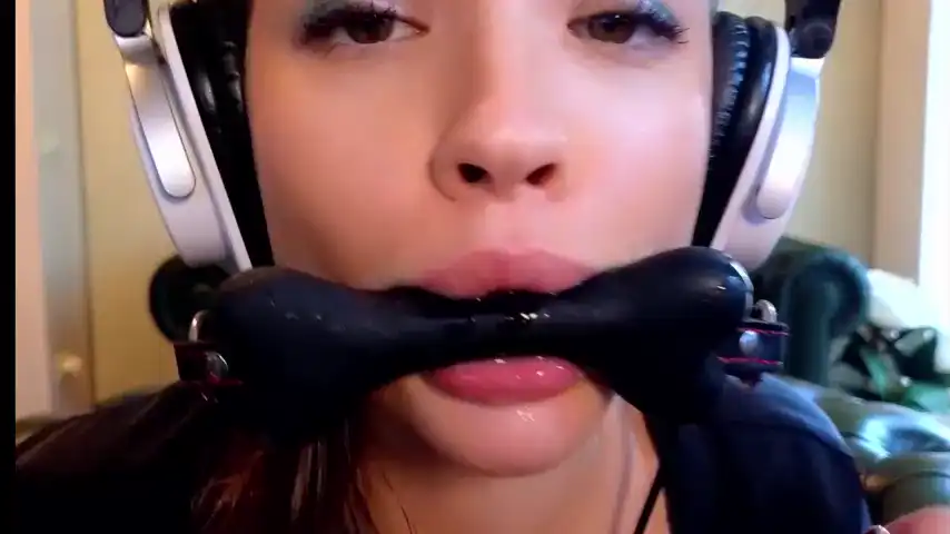 _demi_dee_ – Chaturbate Record Video – 2025-08-04 21:13:32