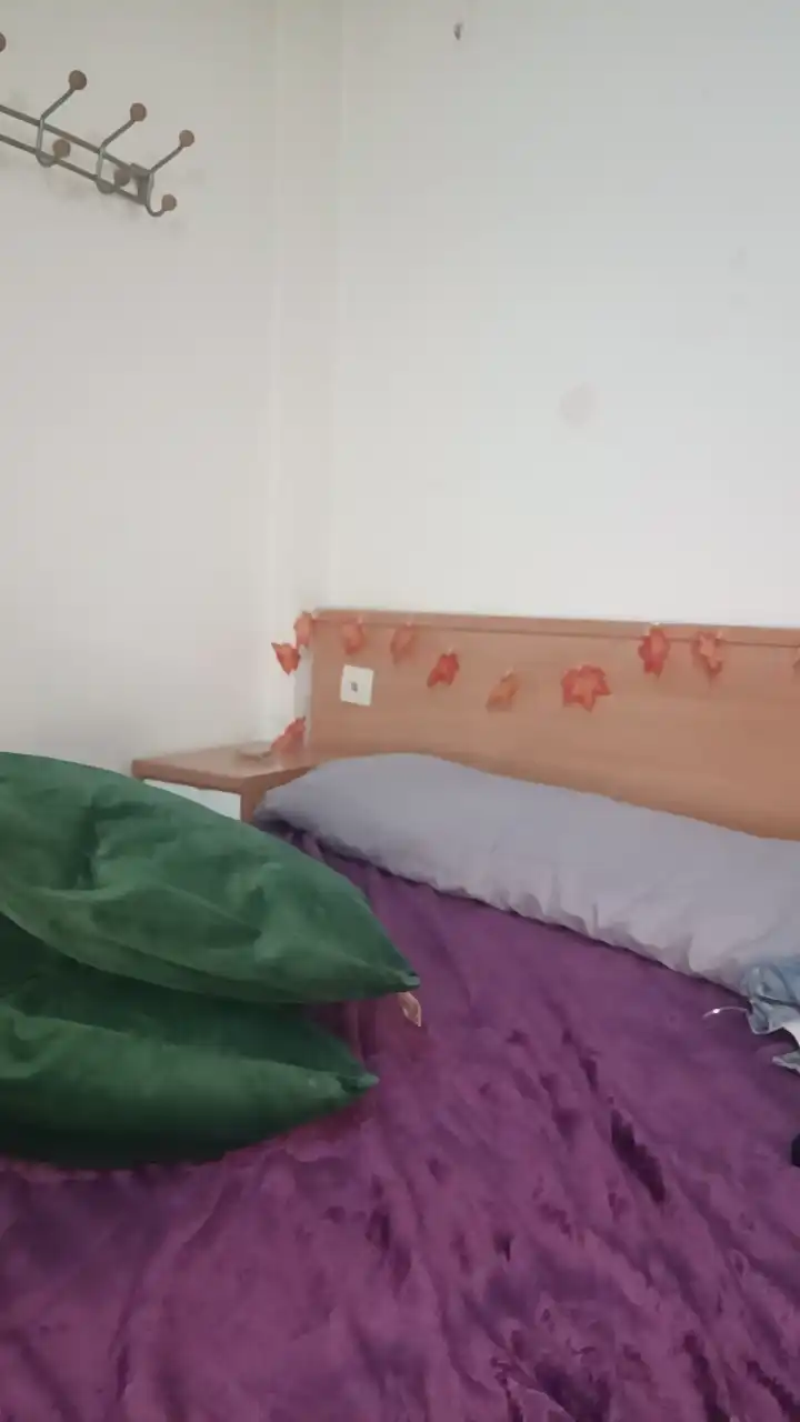 Foxyspanks – Cam4 Record Video – 2025-03-04 17:18:34