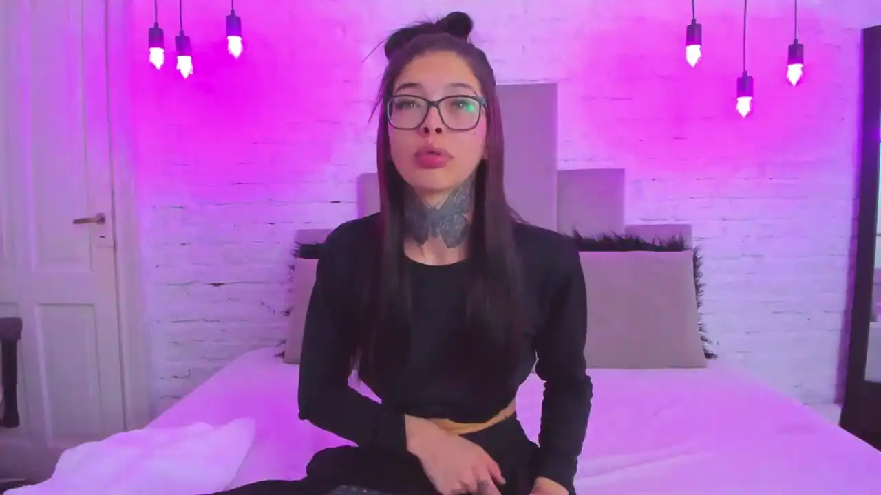 Caroliinasantana – Xlovecam Record Video – 2025-01-03 18:39:06