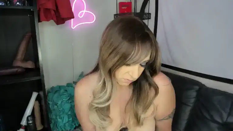 Hotwifesarah – Streamate Record Video – 2025-04-08 03:21:10