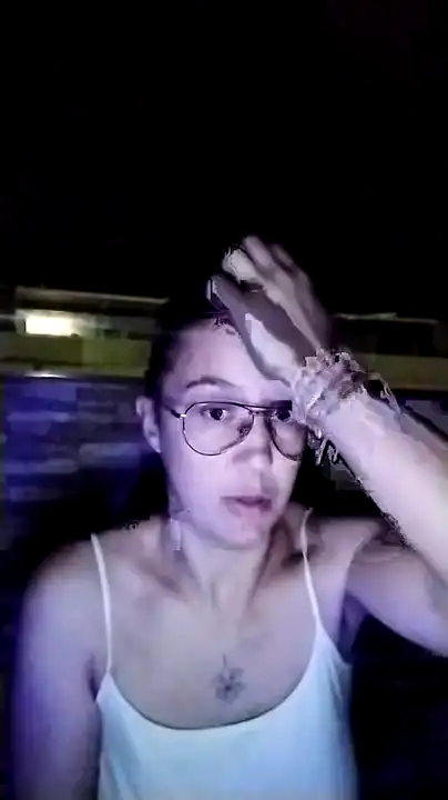 Morena1985 – Amateur.tv Record Video – 2025-05-21 05:07:36