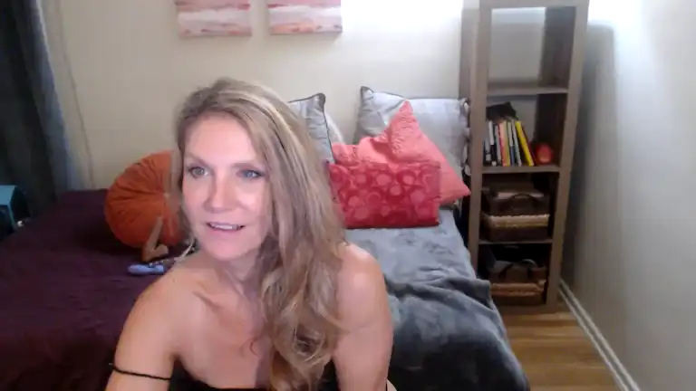 Sweetcougarcandy – Streamate Record Video – 2025-02-22 06:47:36