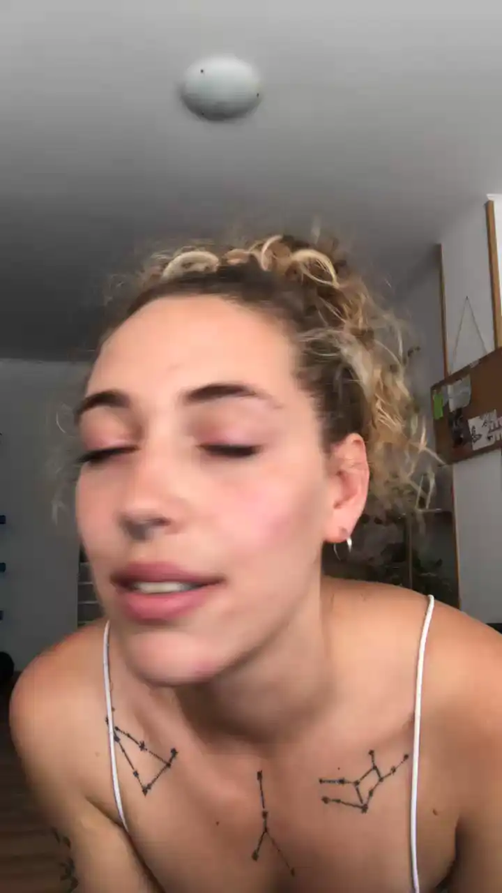 Iaquisx22 – Cam4 Record Video – 2025-01-02 09:10:12