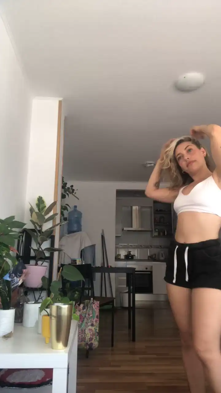 Iaquisx22 – Cam4 Record Video – 2025-04-18 07:37:17
